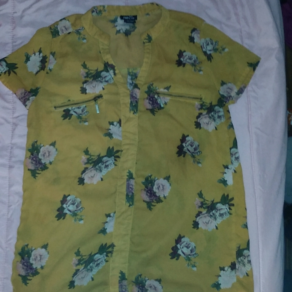 Rue21 Yellow floral v neck blouse